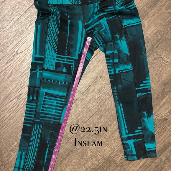 Lucy Leggings — Size Medium — EUC - Picture 7 of 8